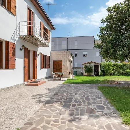 Guesthost - Casa Nespolo Prázdninový dům *