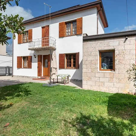 Casa Nespolo בית נופש אבנו טרמה